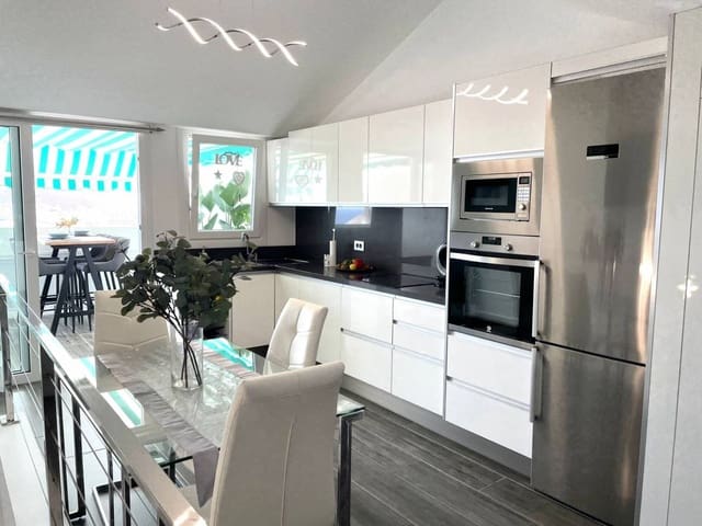 2 bedroom Apartment for sale in Los Cristianos, Arona - € 475,000 (Ref: 8607510)