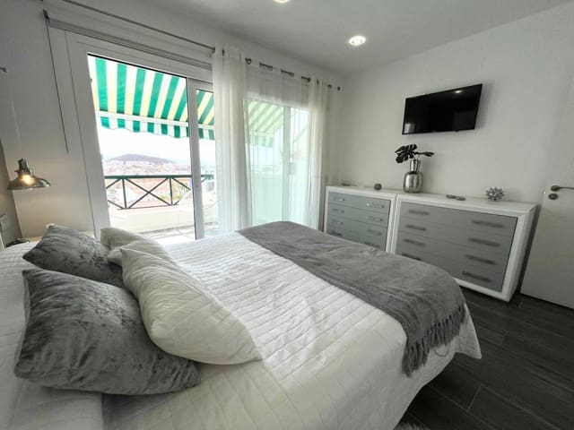 2 bedroom Apartment for sale in Los Cristianos, Arona - € 475,000 (Ref: 8607510)