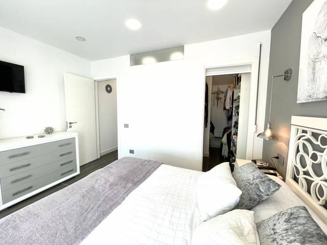 2 bedroom Apartment for sale in Los Cristianos, Arona - € 475,000 (Ref: 8607510)