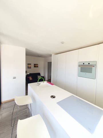 Apartamento de 2 habitaciones en Los Cristianos, Arona en venta - 320.000 € (Ref: 8607523)