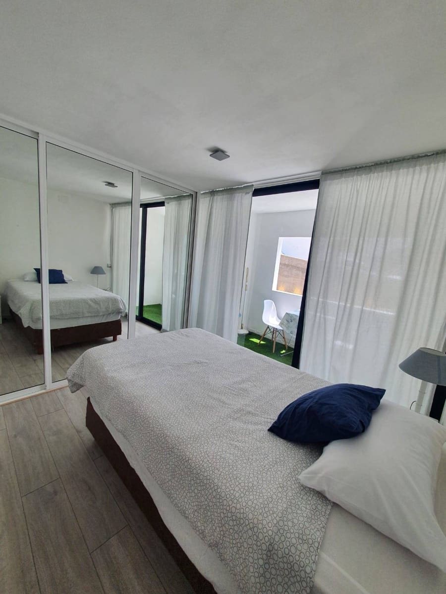 Apartamento de 2 habitaciones en Los Cristianos en venta - 320.000 € (Ref: 8607523)