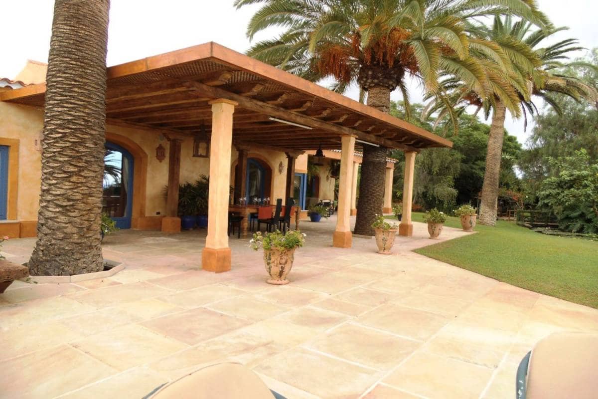 6 soveværelse Villa til salg i Arona - € 2.725.000 (Ref: 8607532)