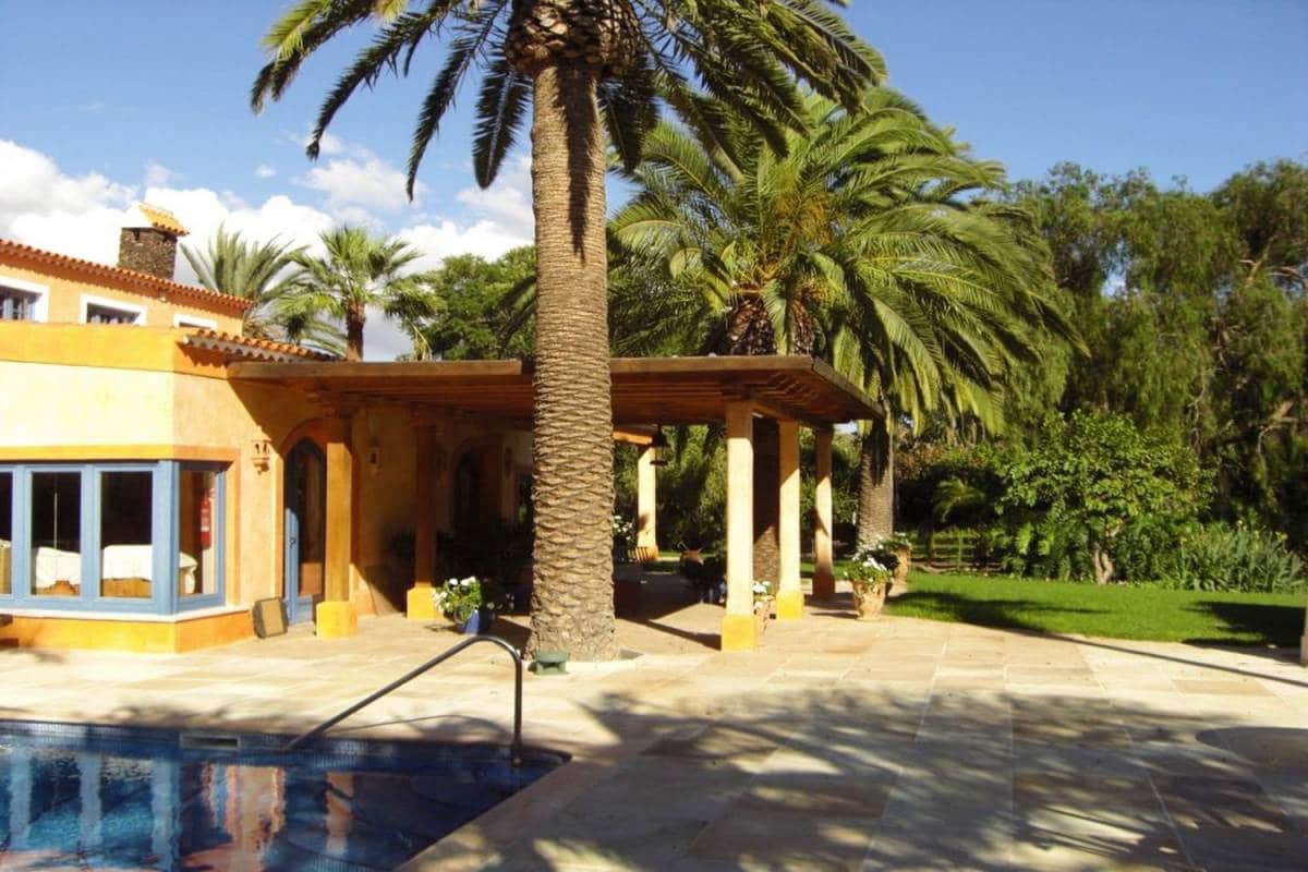 6 soveværelse Villa til salg i Arona - € 2.725.000 (Ref: 8607532)