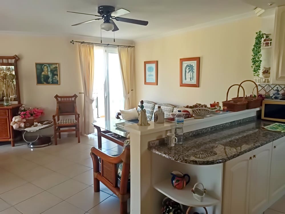 Apartamento de 3 habitaciones en Los Cristianos en venta - 750.000 € (Ref: 8607547)