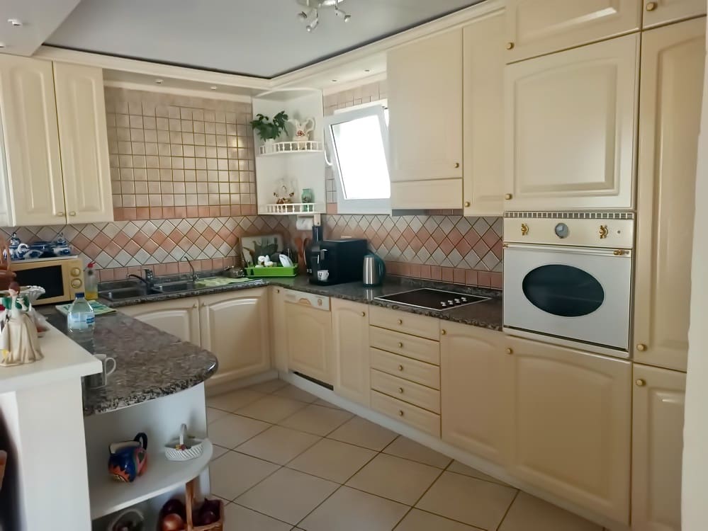 Apartamento de 3 habitaciones en Los Cristianos en venta - 750.000 € (Ref: 8607547)