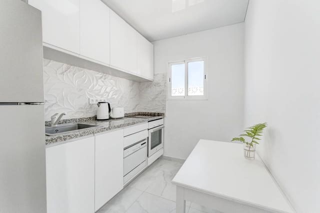 Lejlighed til salg i Puerto Santiago, Santiago del Teide - € 950.000 (Ref: 8607549)