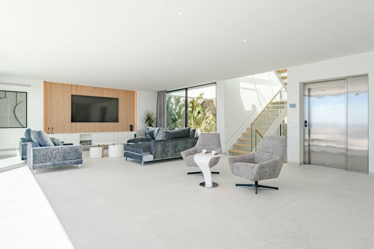 3 bedroom Villa for sale in Adeje - € 4,300,000 (Ref: 8607556)