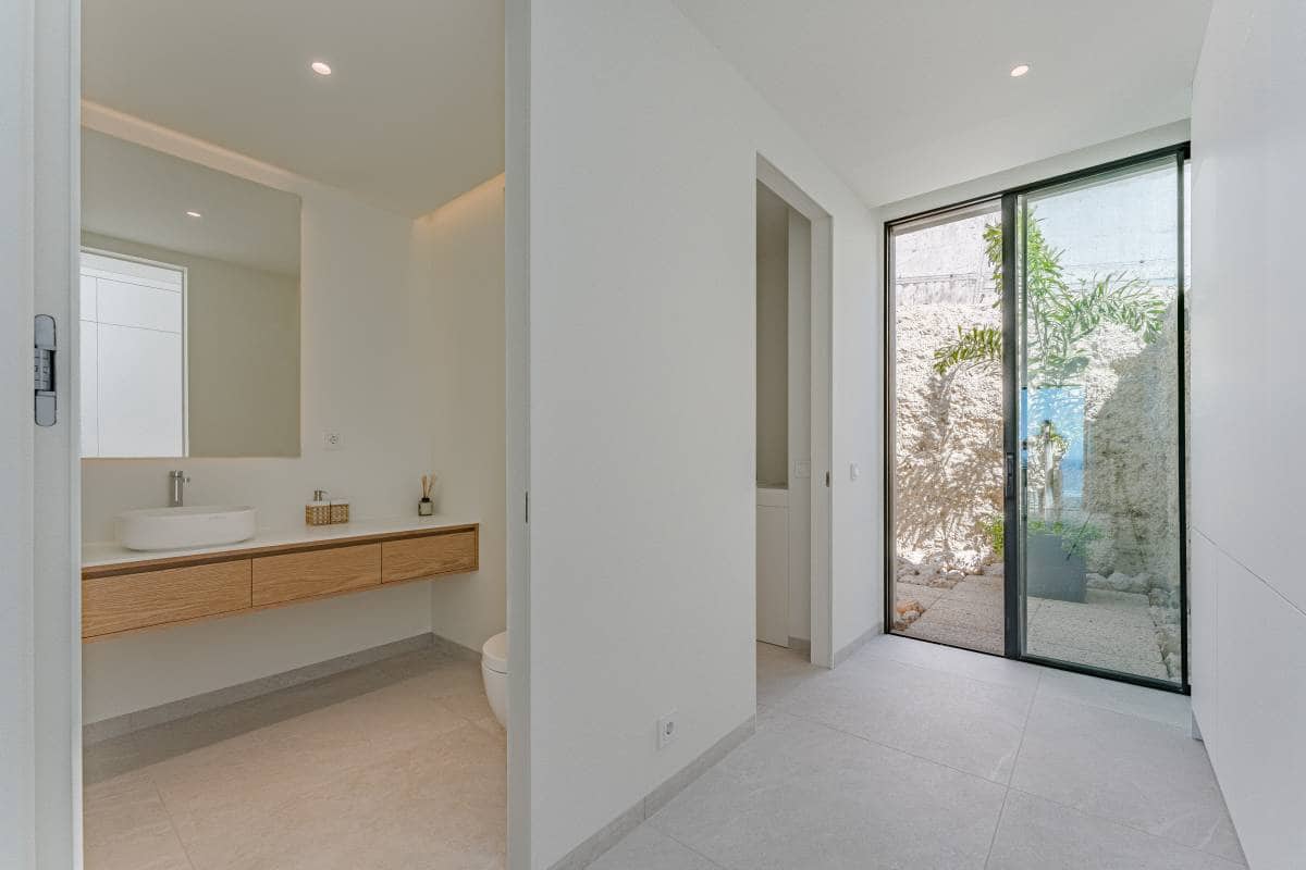 3 bedroom Villa for sale in Adeje - € 4,300,000 (Ref: 8607556)