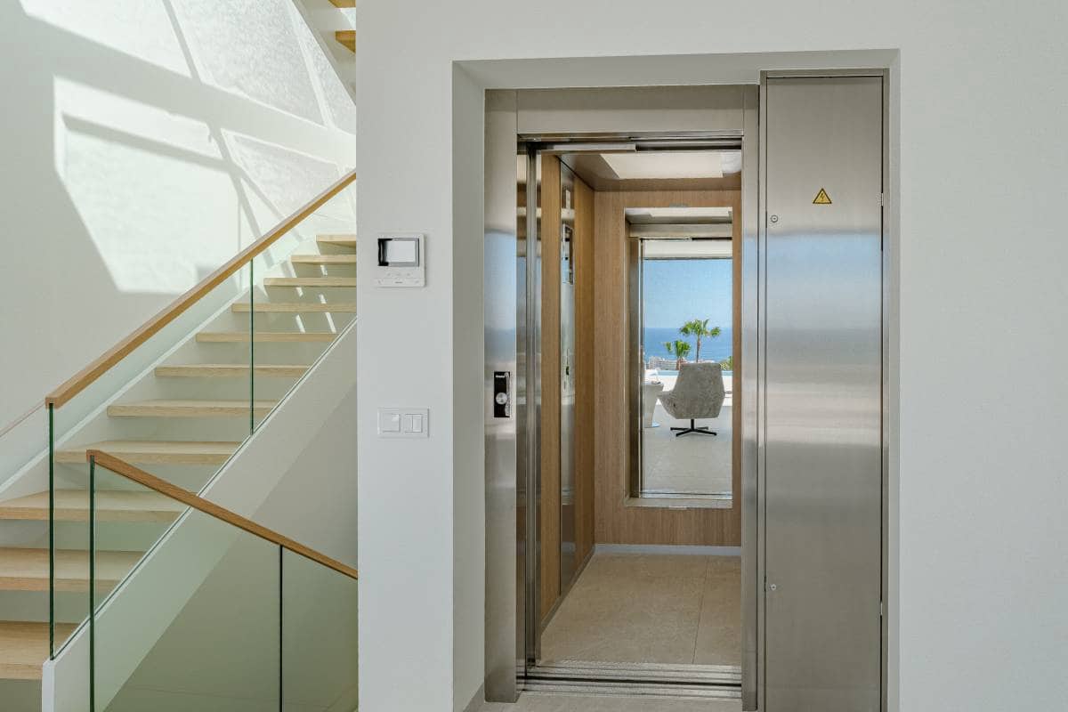 3 bedroom Villa for sale in Adeje - € 4,300,000 (Ref: 8607556)