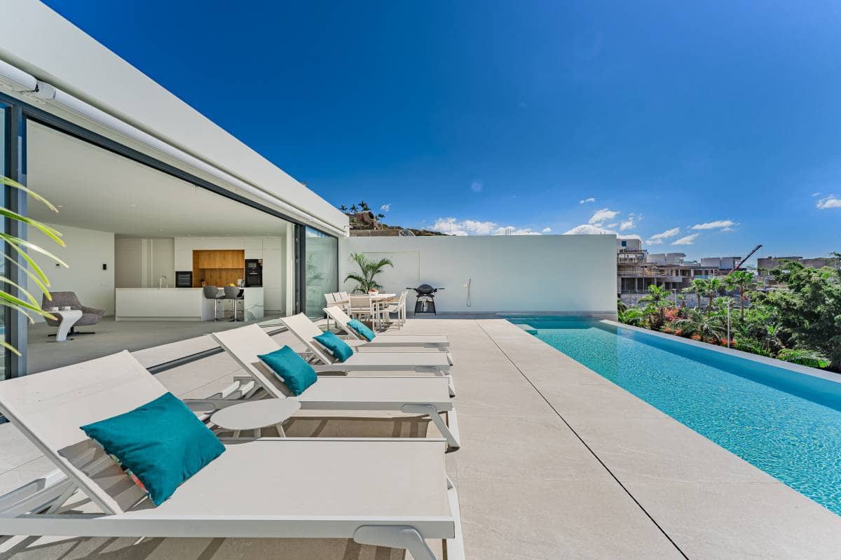 3 bedroom Villa for sale in Adeje - € 4,300,000 (Ref: 8607556)