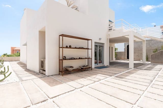 4 soveværelse Villa til salg i Playa de Fañabé Alto, Adeje - € 1.390.000 (Ref: 8607571)