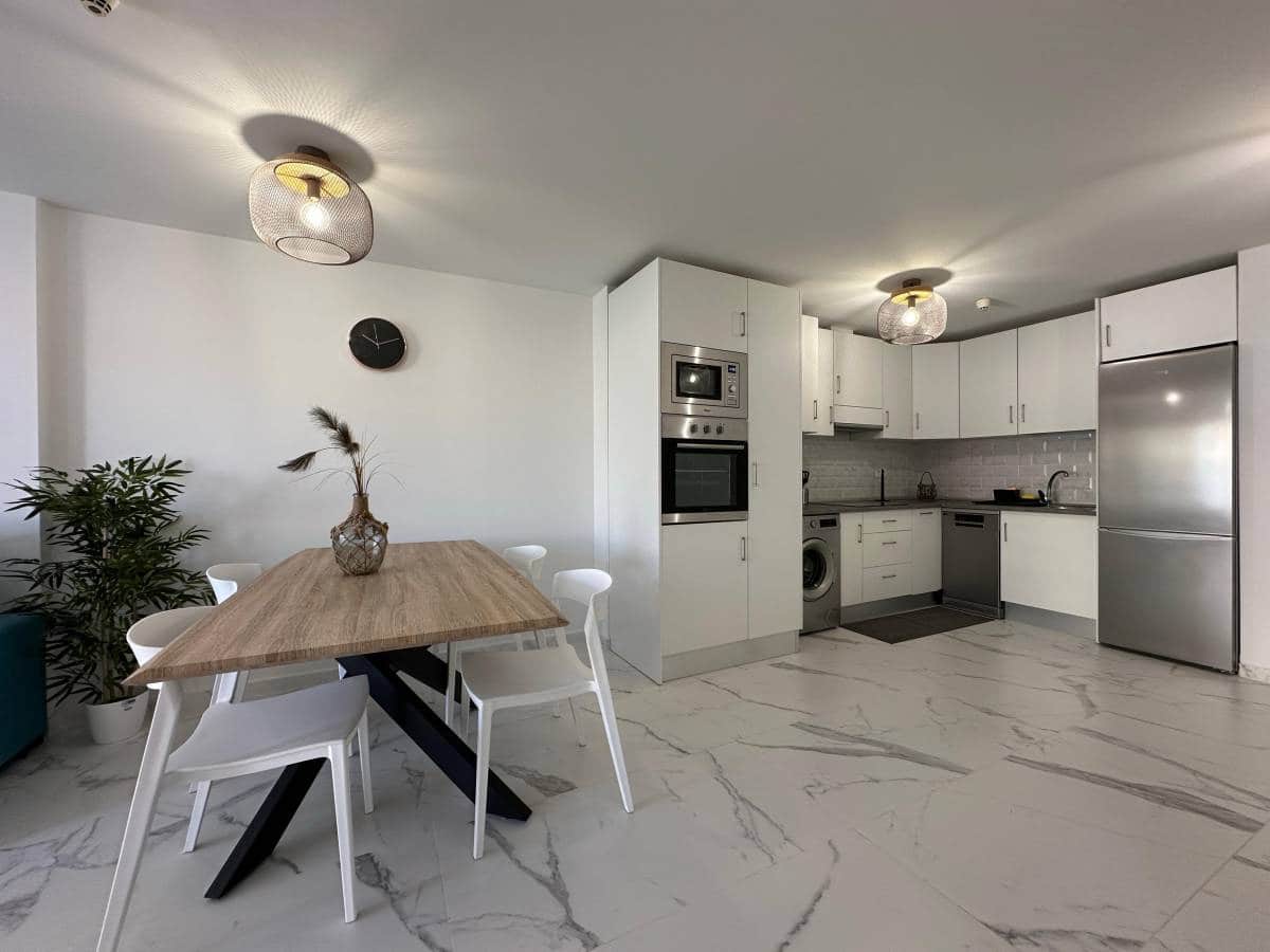 Apartamento de 2 habitaciones en Los Cristianos en venta - 300.000 € (Ref: 8620866)