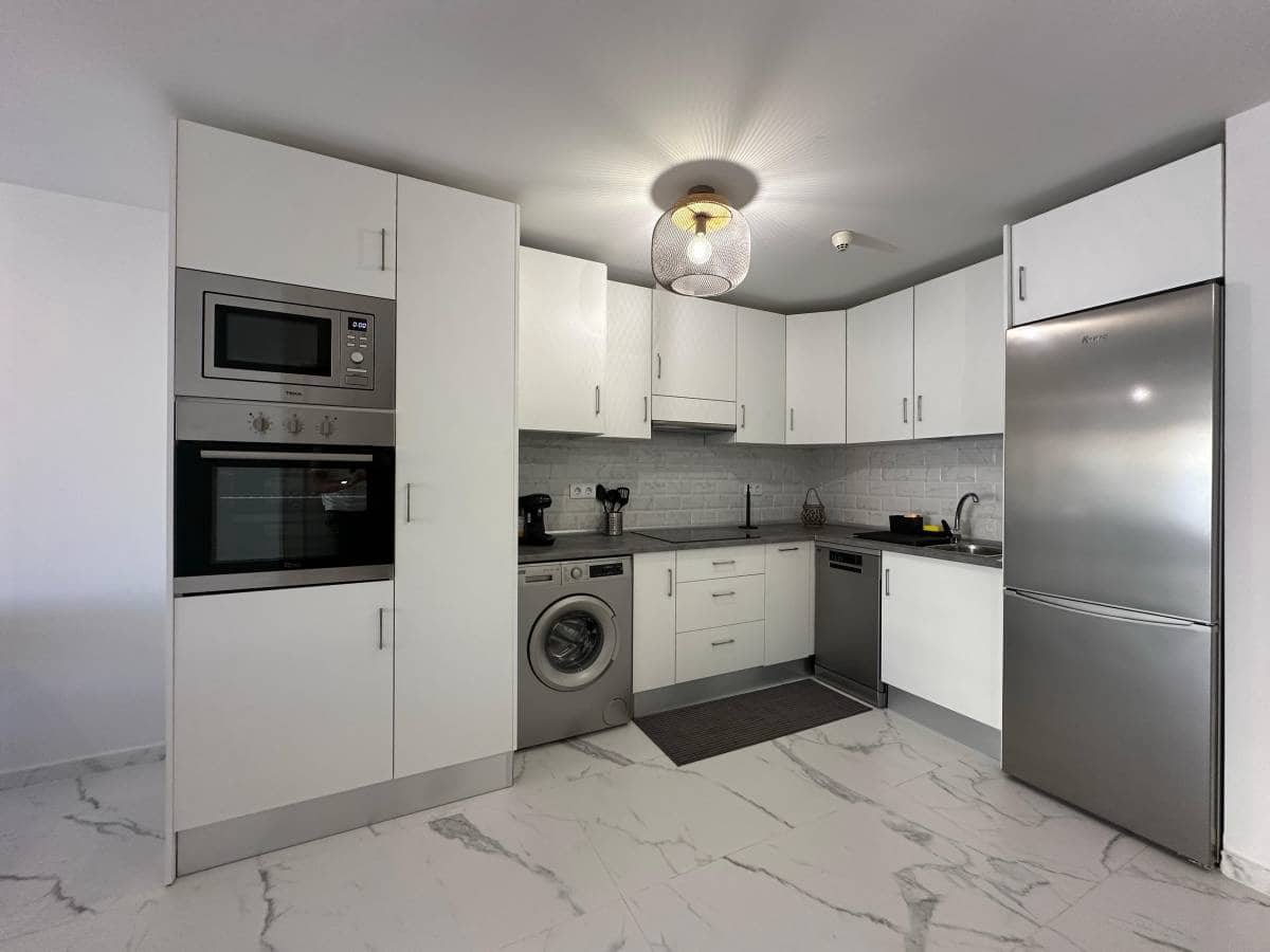 Apartamento de 2 habitaciones en Los Cristianos en venta - 300.000 € (Ref: 8620866)