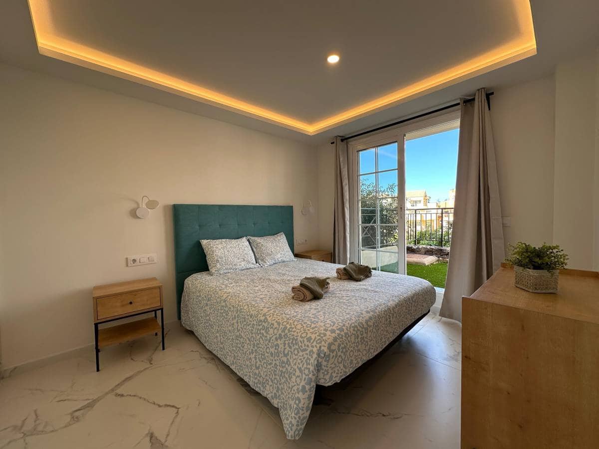 Apartamento de 2 habitaciones en Los Cristianos en venta - 300.000 € (Ref: 8620866)