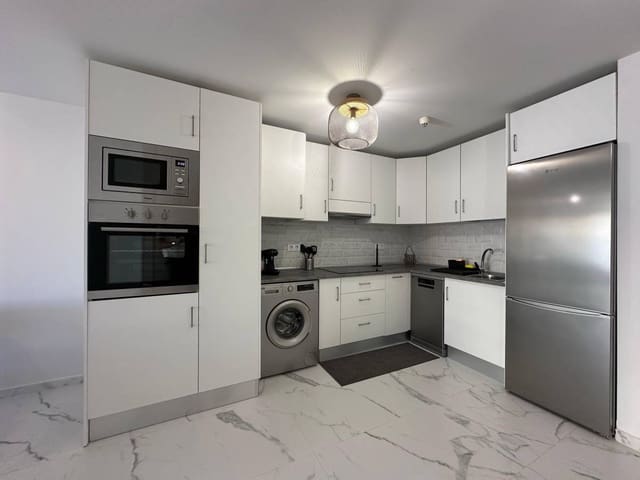 Apartamento de 2 habitaciones en Los Cristianos, Arona en venta - 300.000 € (Ref: 8620866)