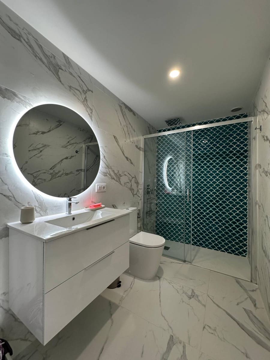 Apartamento de 2 habitaciones en Los Cristianos en venta - 300.000 € (Ref: 8620866)