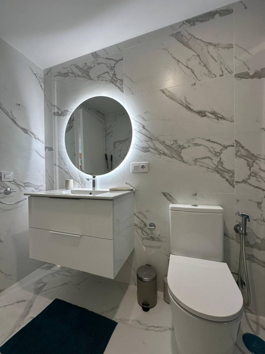 Apartamento de 2 habitaciones en Los Cristianos en venta - 300.000 € (Ref: 8620866)