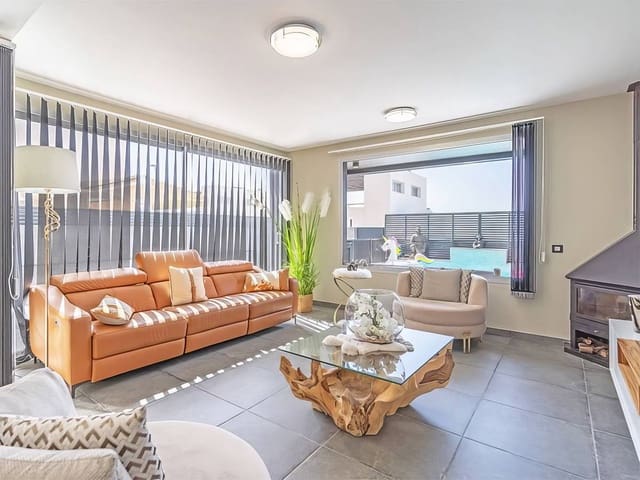 3 soveværelse Villa til salg i Chayofa, Arona - € 890.000 (Ref: 8626064)