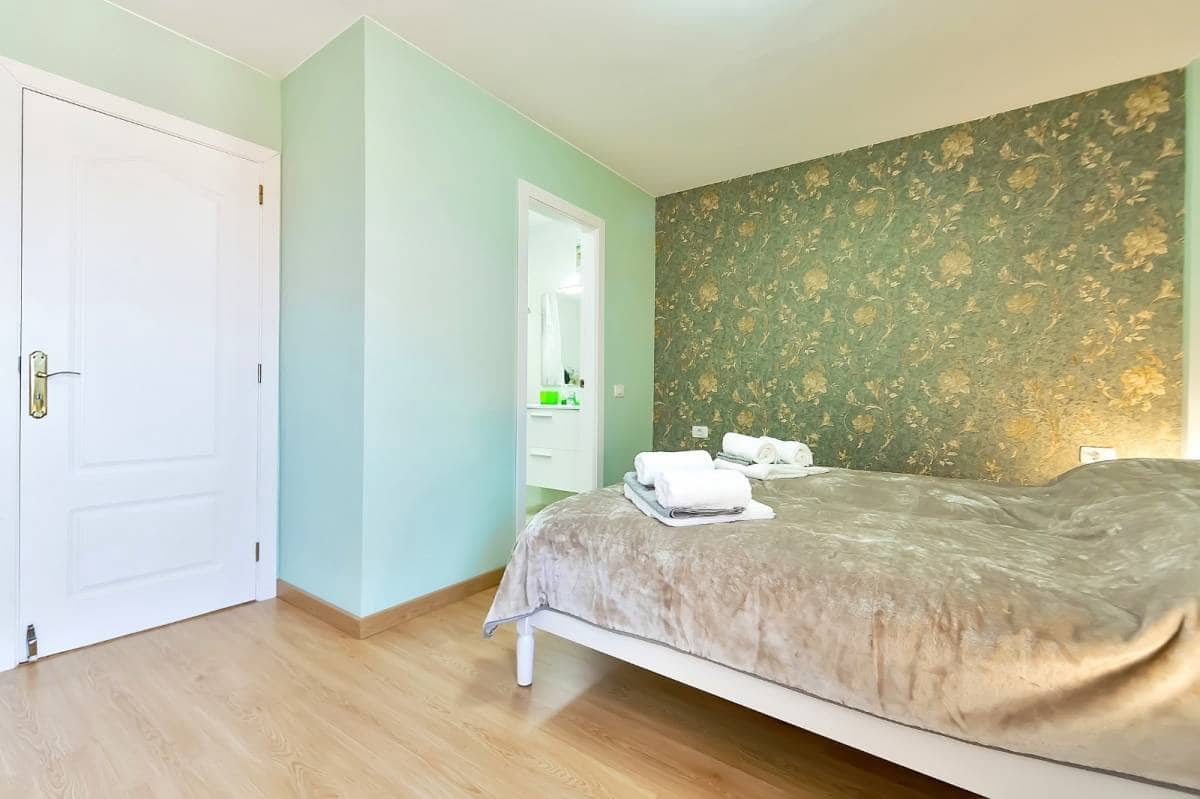 3 bedroom Townhouse for sale in Playa del Duque - € 450,000 (Ref: 8692351)