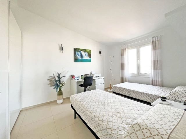 2 soverom Penthouse til salgs i Los Cristianos, Arona - € 695 000 (Ref: 8774605)