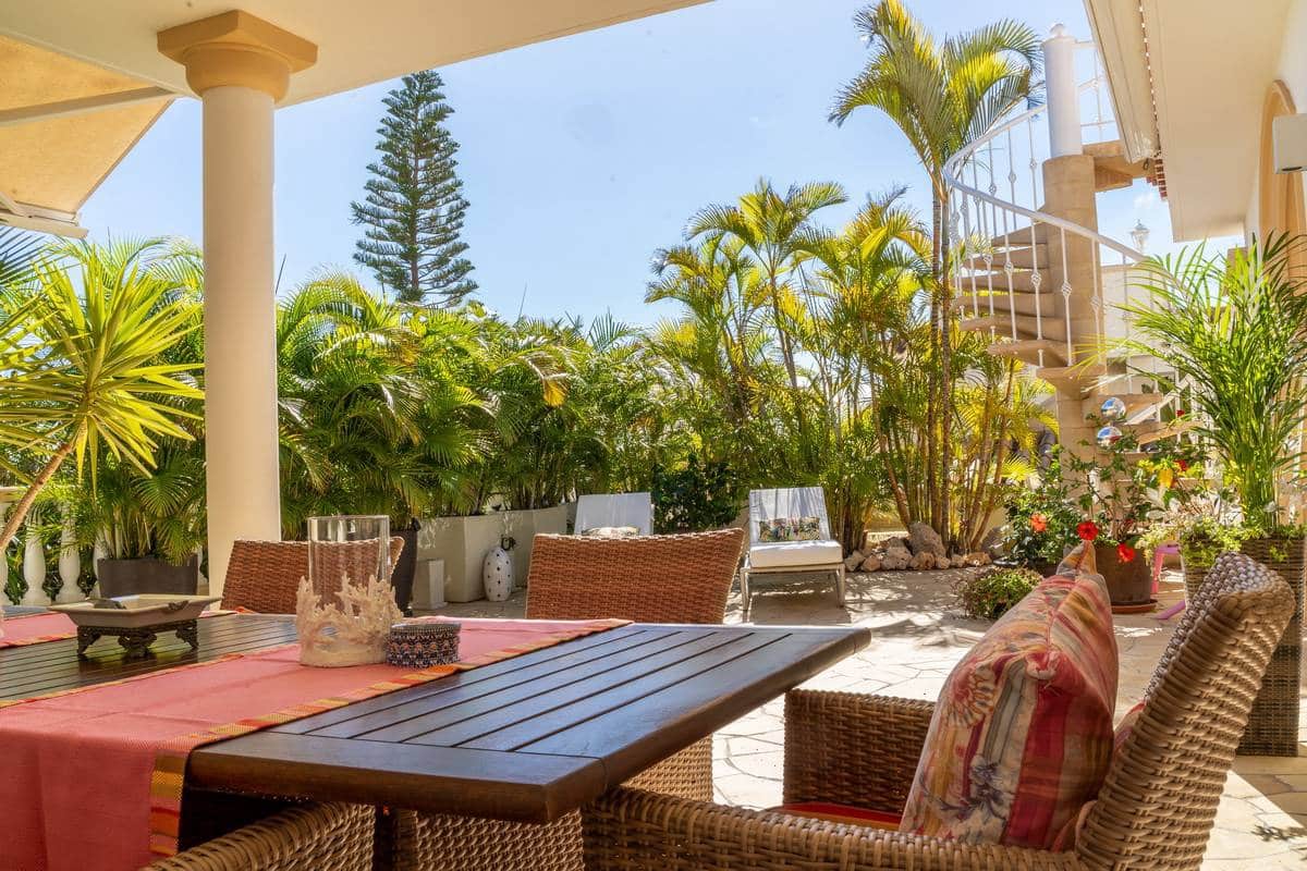 3 slaapkamer Villa te koop in Playa del Duque - € 2.800.000 (Ref: 8802988)