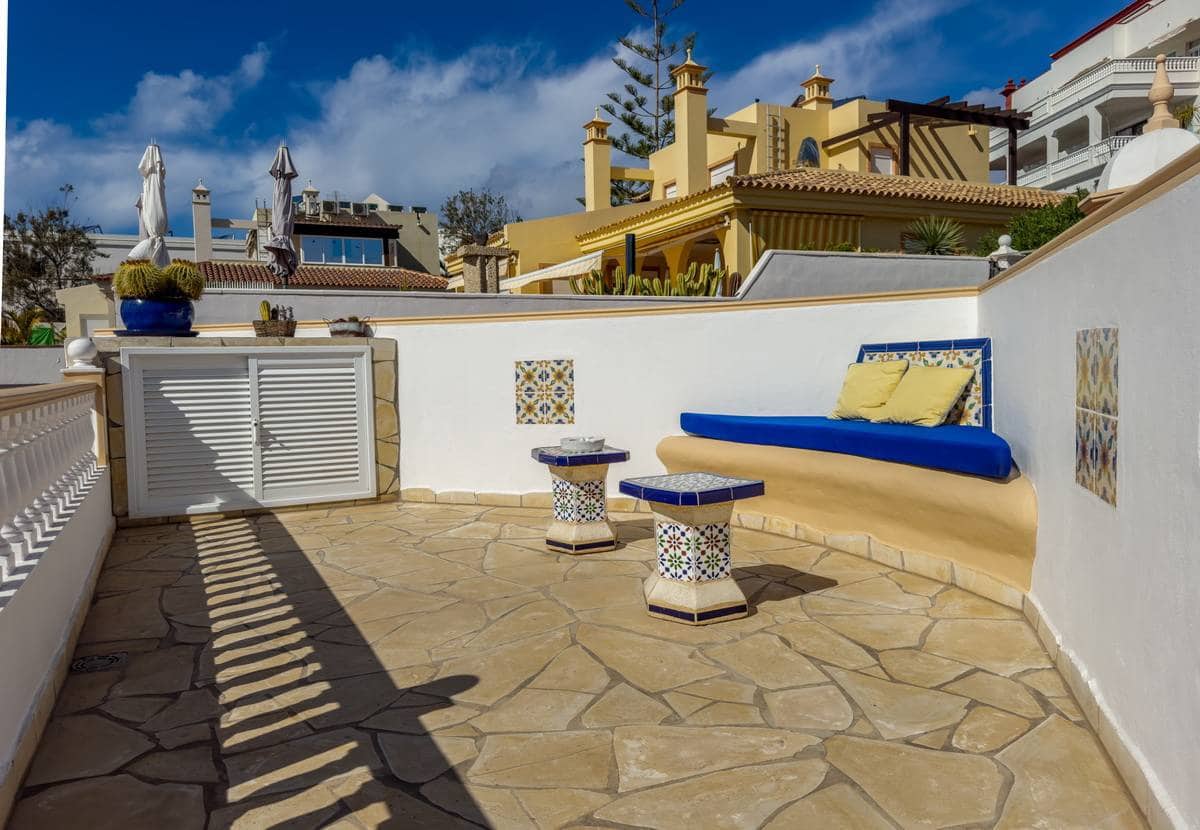 3 slaapkamer Villa te koop in Playa del Duque - € 2.800.000 (Ref: 8802988)