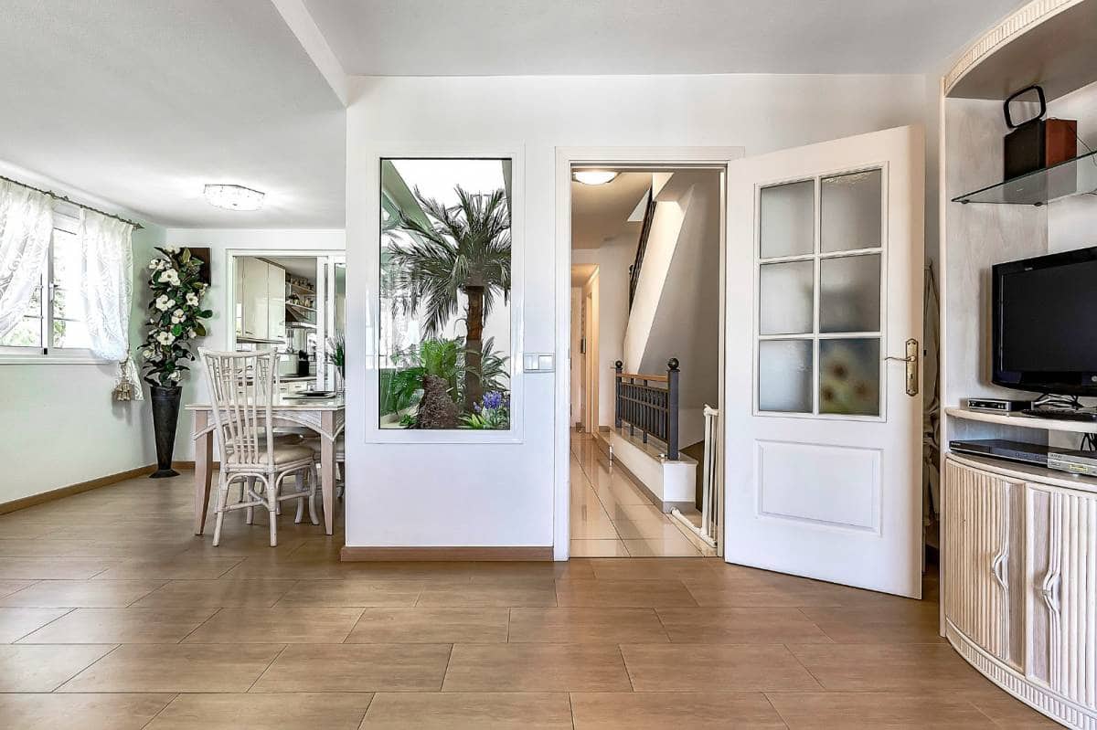 3 quarto Casa em Banda para venda em Playa del Duque - 920 000 € (Ref: 8810977)