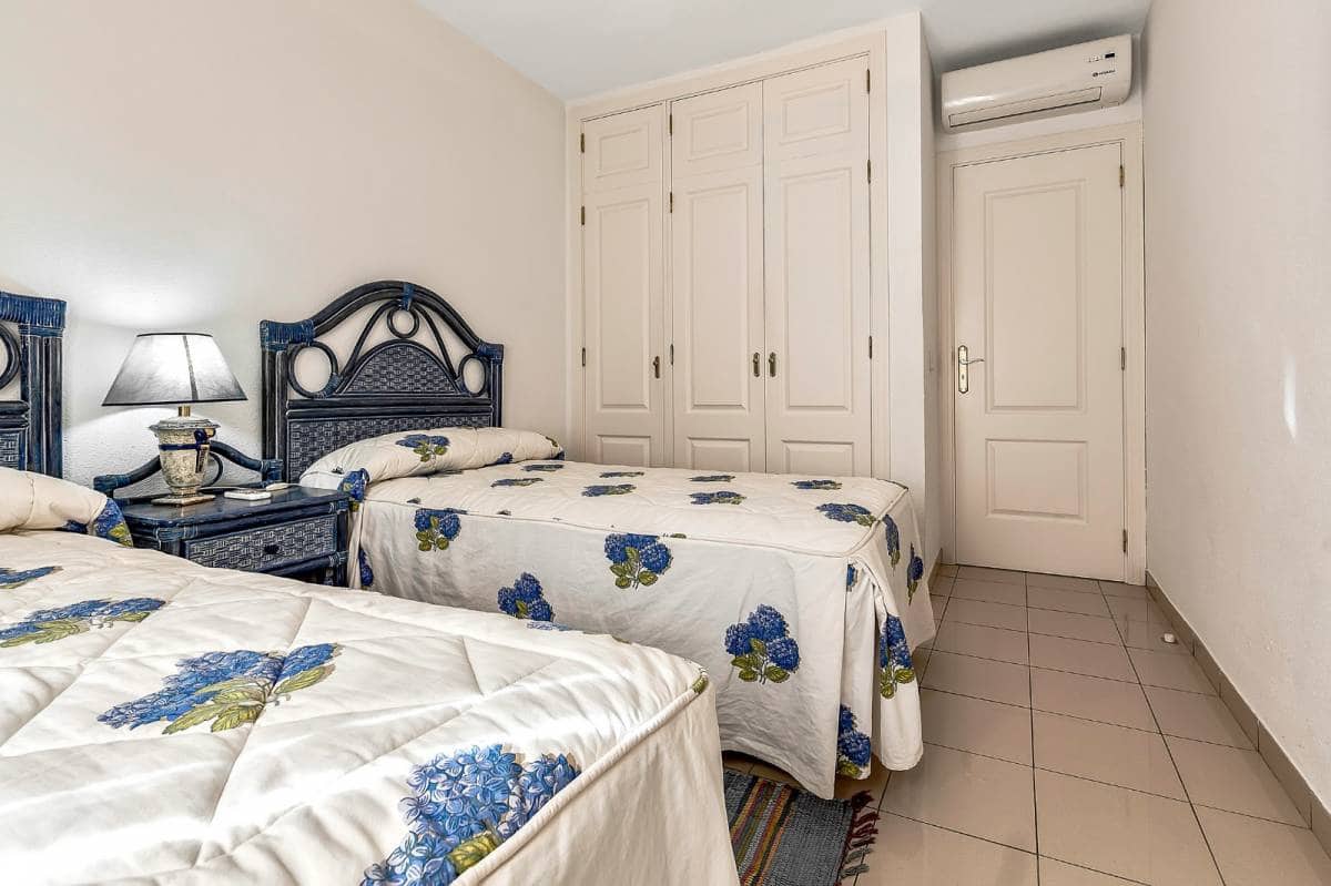 3 quarto Casa em Banda para venda em Playa del Duque - 920 000 € (Ref: 8810977)