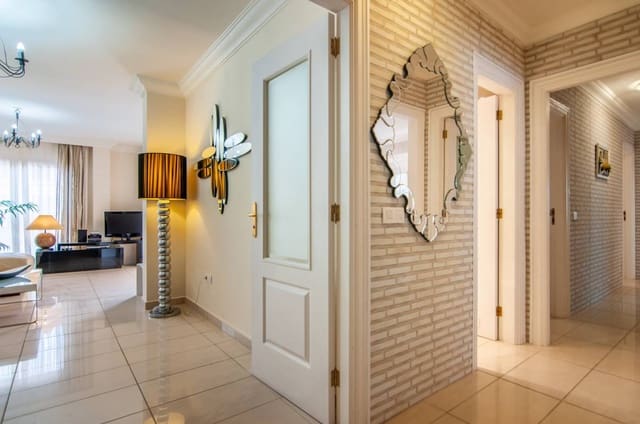 4 soveværelse Penthouse til salg i Playa del Duque, Adeje - € 840.000 (Ref: 8826842)