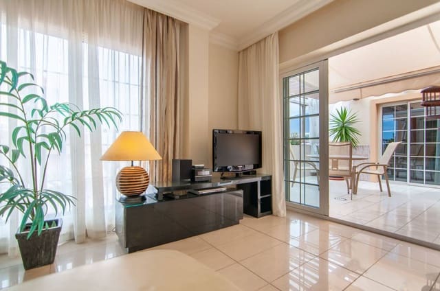 4 soveværelse Penthouse til salg i Playa del Duque, Adeje - € 840.000 (Ref: 8826842)