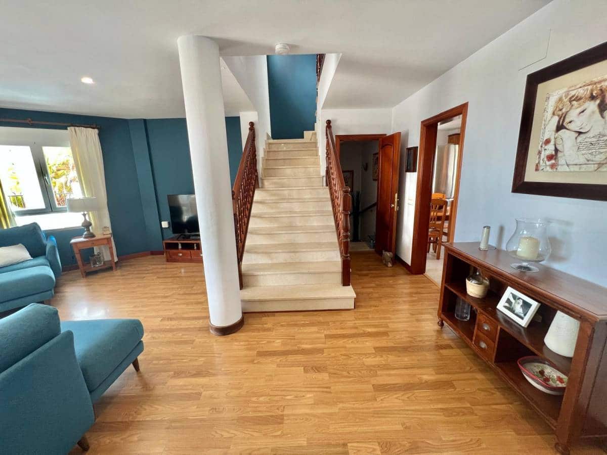 4 soveværelse Villa til salg i Los Cristianos - € 890.000 (Ref: 8837878)