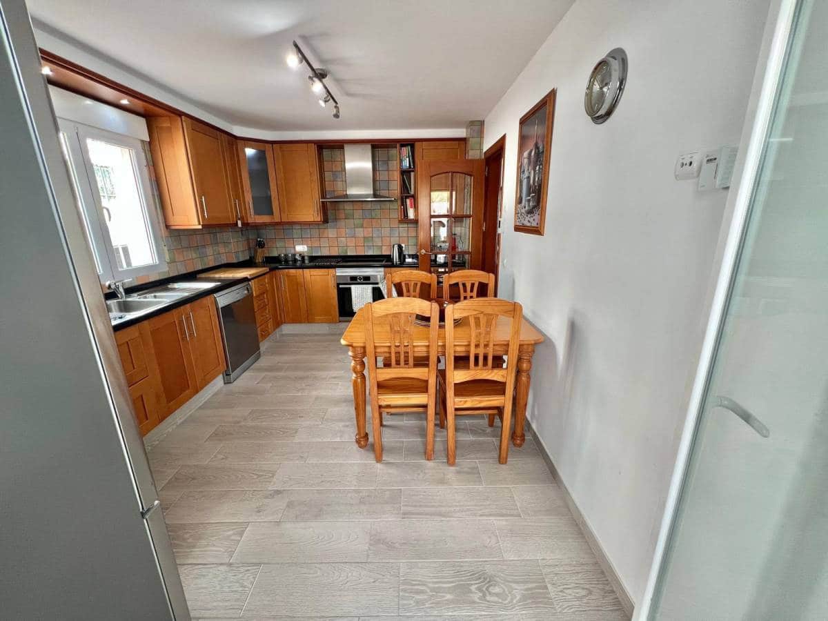 4 soveværelse Villa til salg i Los Cristianos - € 890.000 (Ref: 8837878)