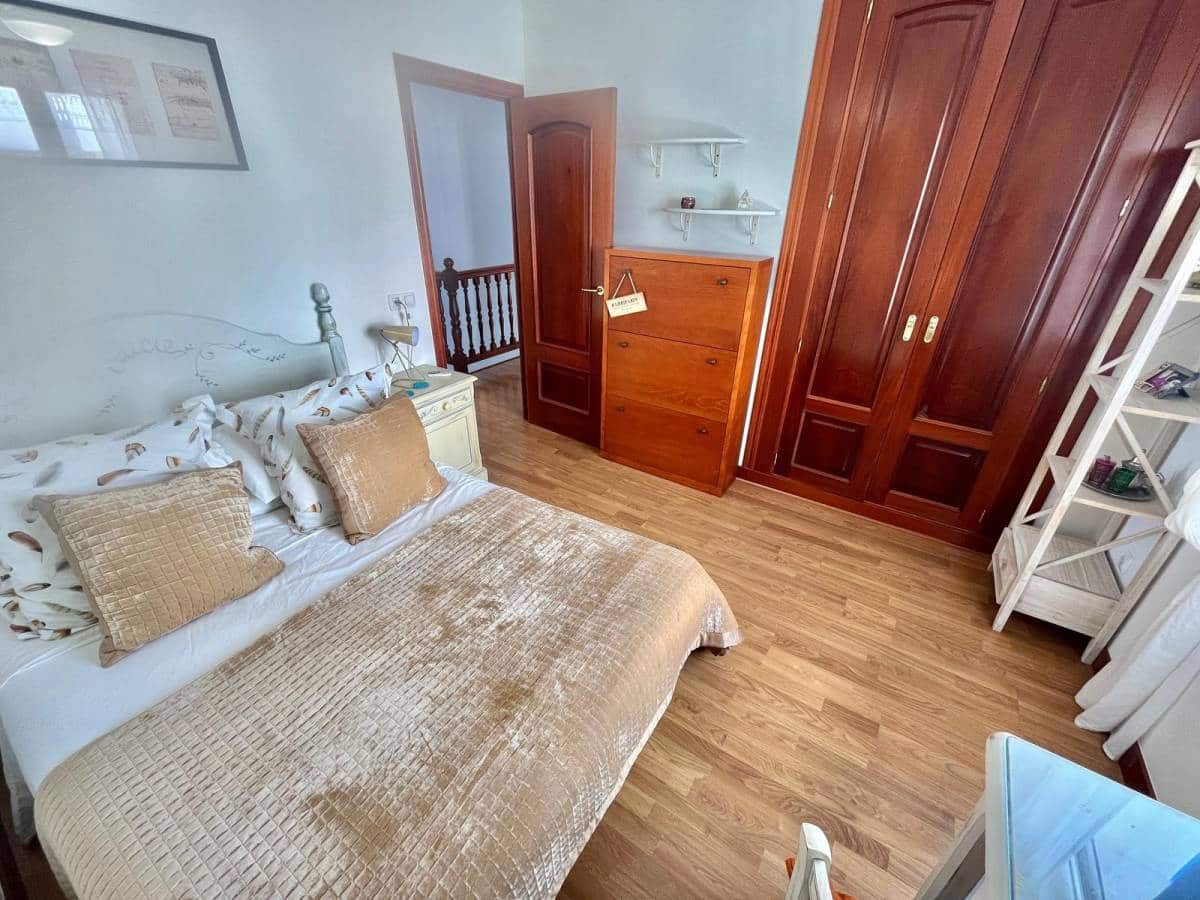 4 soveværelse Villa til salg i Los Cristianos - € 890.000 (Ref: 8837878)