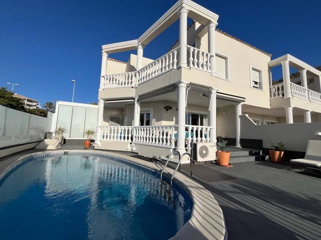 4 soveværelse Villa til salg i Los Cristianos, Arona - € 890.000 (Ref: 8837878)