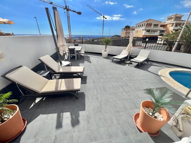 4 soveværelse Villa til salg i Los Cristianos, Arona - € 890.000 (Ref: 8837878)