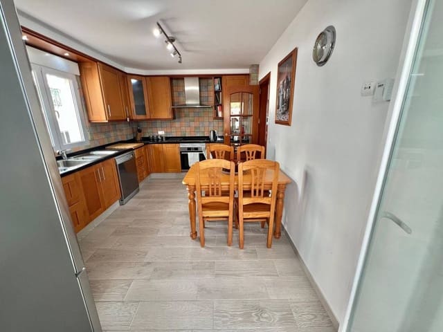 4 soveværelse Villa til salg i Los Cristianos, Arona - € 890.000 (Ref: 8837878)