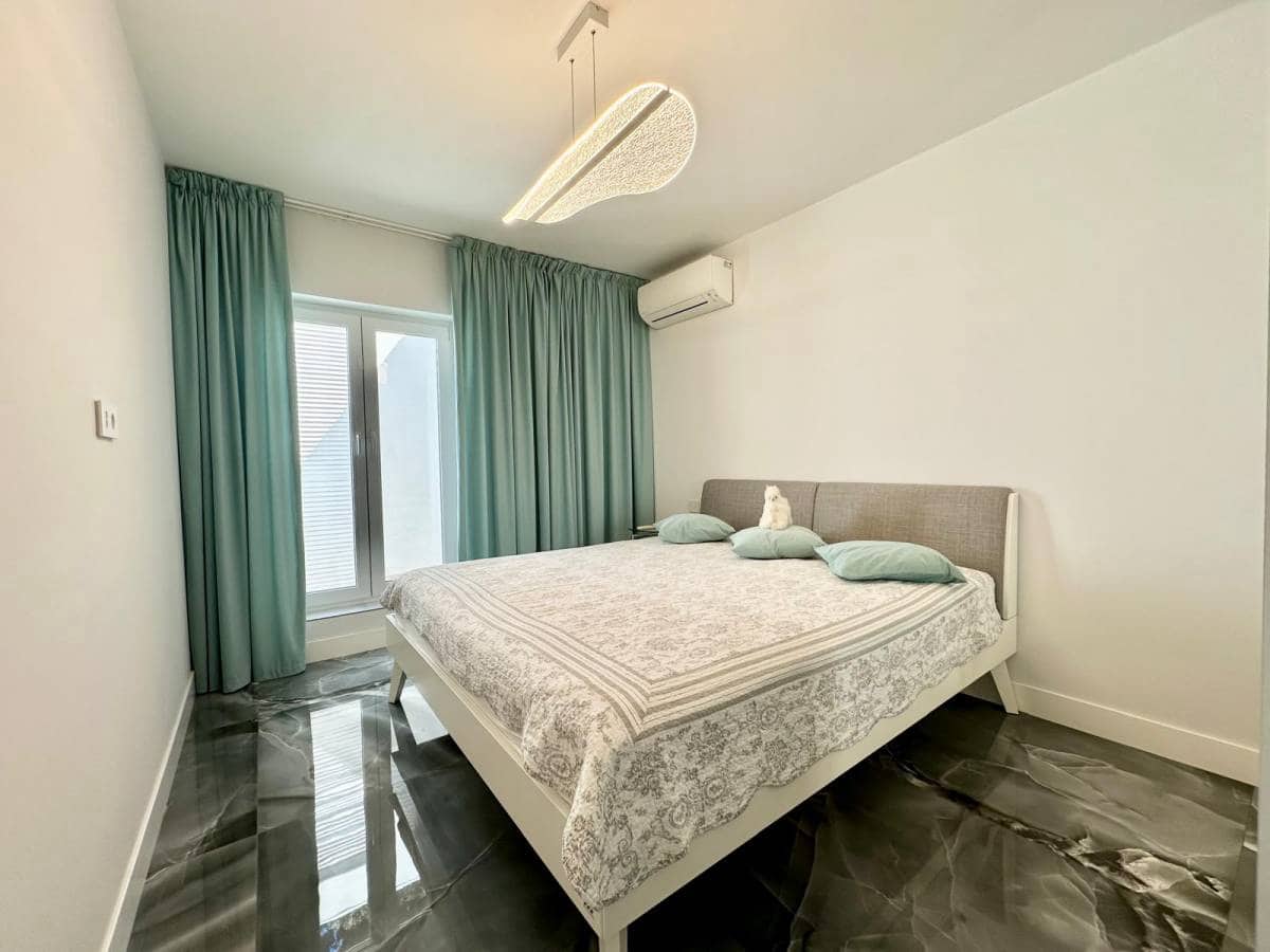 4 soveværelse Villa til salg i Playa del Duque - € 2.350.000 (Ref: 8861634)