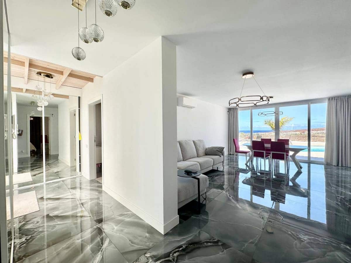 4 soveværelse Villa til salg i Playa del Duque - € 2.350.000 (Ref: 8861634)