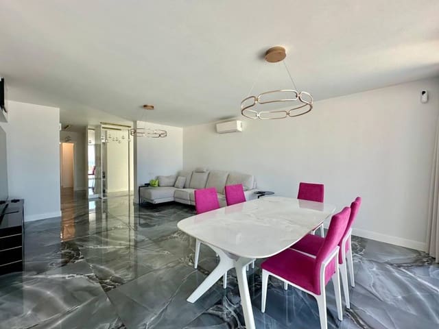 4 soveværelse Villa til salg i Playa del Duque, Adeje - € 2.350.000 (Ref: 8861634)