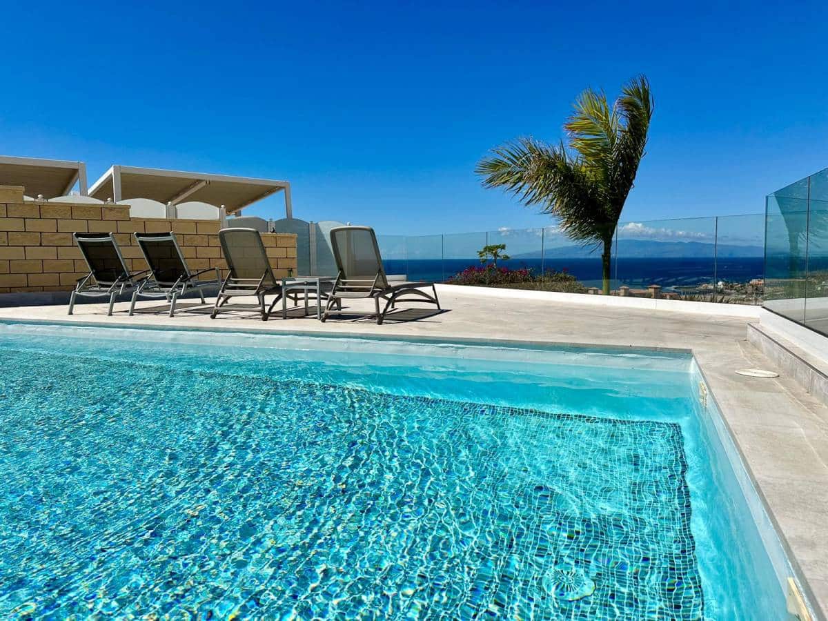 4 soveværelse Villa til salg i Playa del Duque - € 2.350.000 (Ref: 8861634)