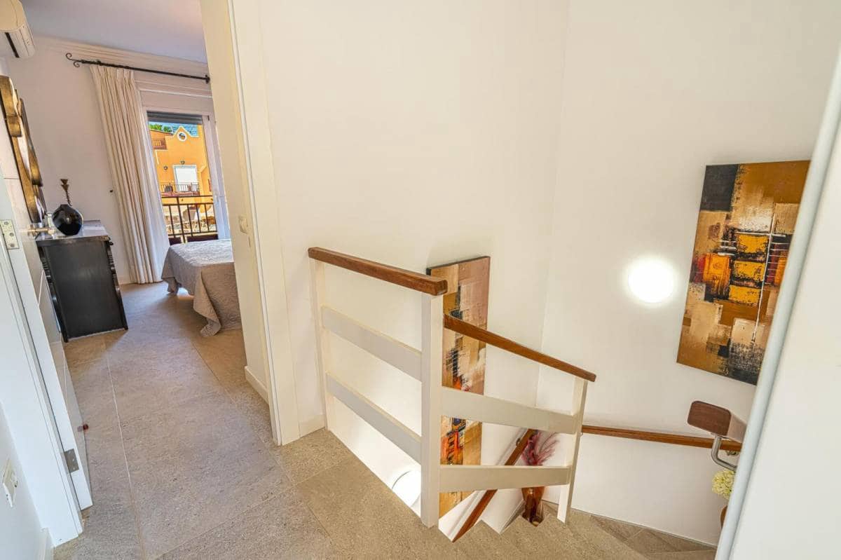 2 bedroom Townhouse for sale in Playa del Duque - € 625,000 (Ref: 8862122)