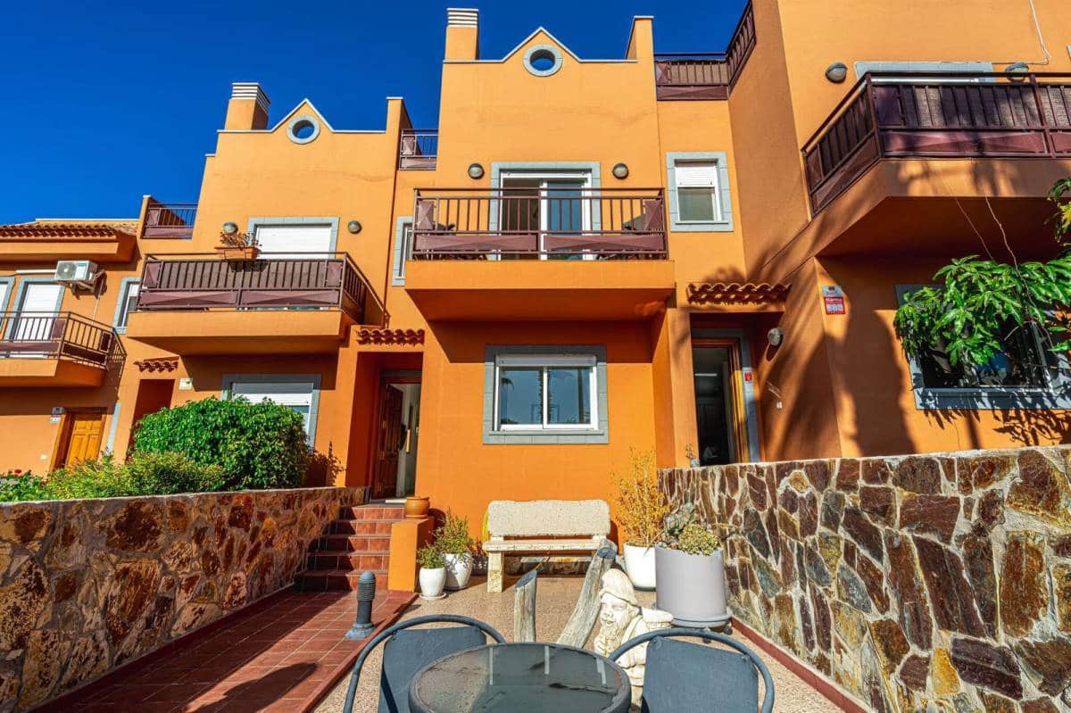 2 bedroom Townhouse for sale in Playa del Duque - € 625,000 (Ref: 8862122)
