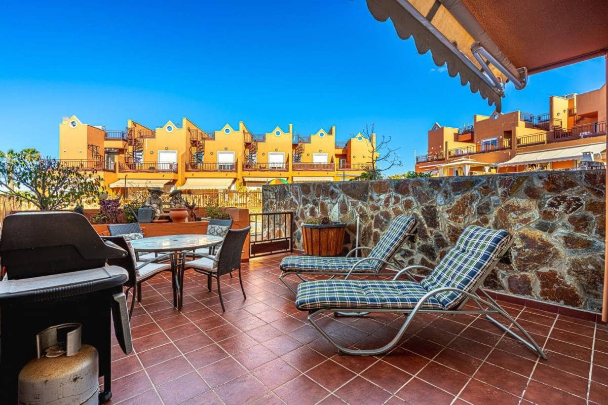 2 bedroom Townhouse for sale in Playa del Duque - € 625,000 (Ref: 8862122)