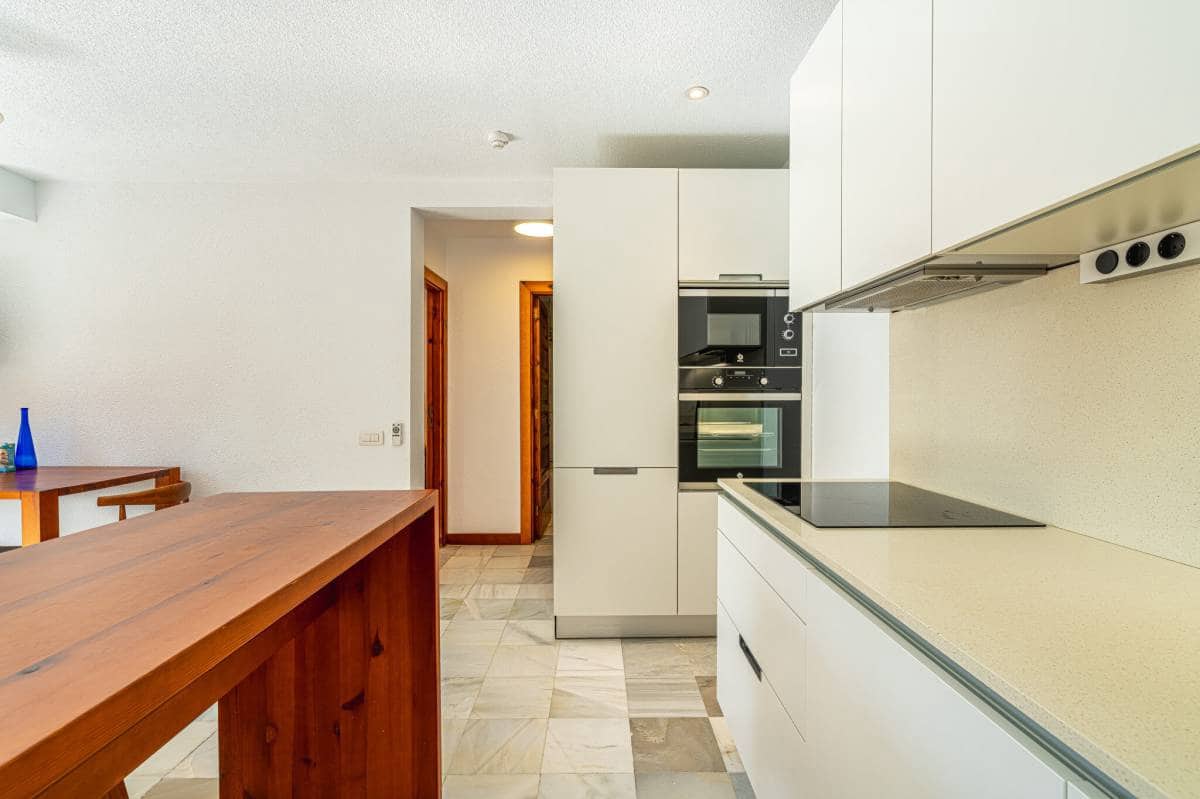 1 bedroom Apartment for sale in Playa de las Americas - € 441,000 (Ref: 8862123)