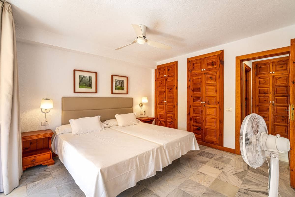 1 bedroom Apartment for sale in Playa de las Americas - € 441,000 (Ref: 8862123)