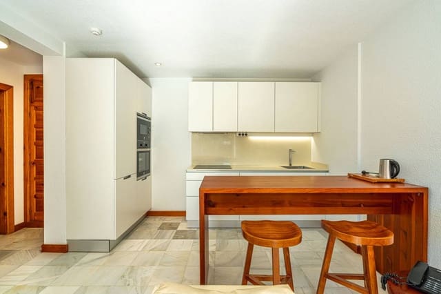 1 soveværelse Lejlighed til salg i Playa de las Americas, Arona - € 441.000 (Ref: 8862123)