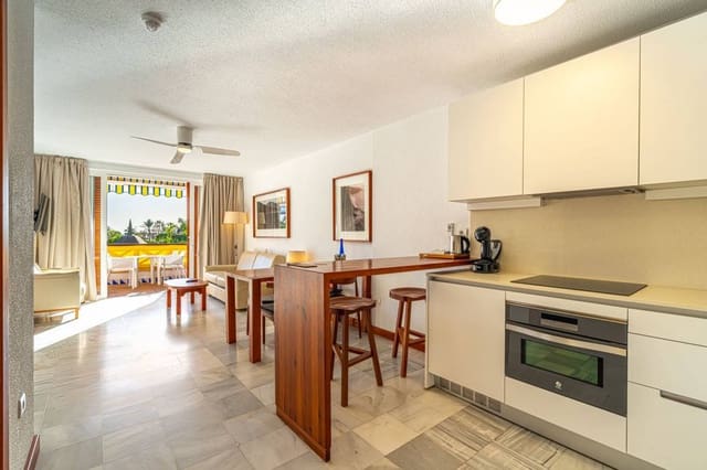 2 soveværelse Lejlighed til salg i Playa de las Americas, Arona - € 680.000 (Ref: 8862124)