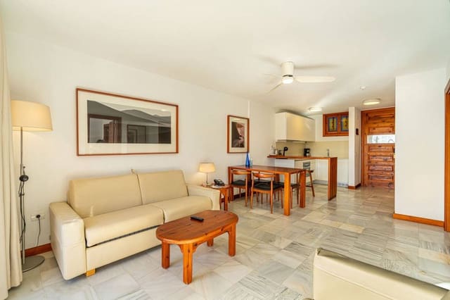 2 soveværelse Lejlighed til salg i Playa de las Americas, Arona - € 680.000 (Ref: 8862124)