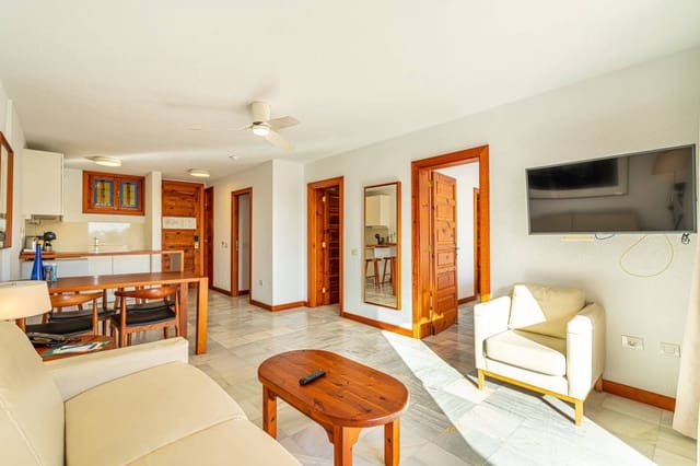 2 soveværelse Lejlighed til salg i Playa de las Americas, Arona - € 680.000 (Ref: 8862124)