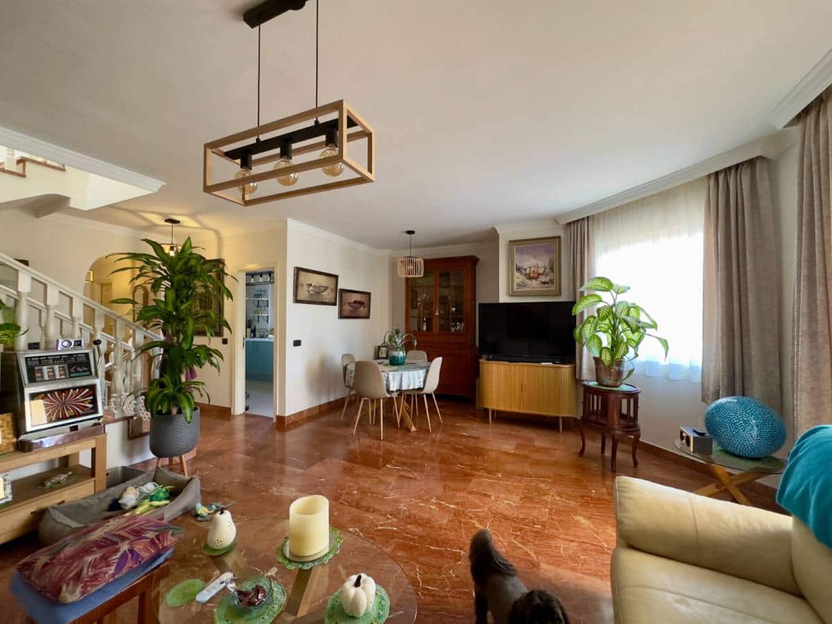 4 soveværelse Villa til salg i Adeje - € 710.000 (Ref: 8880898)